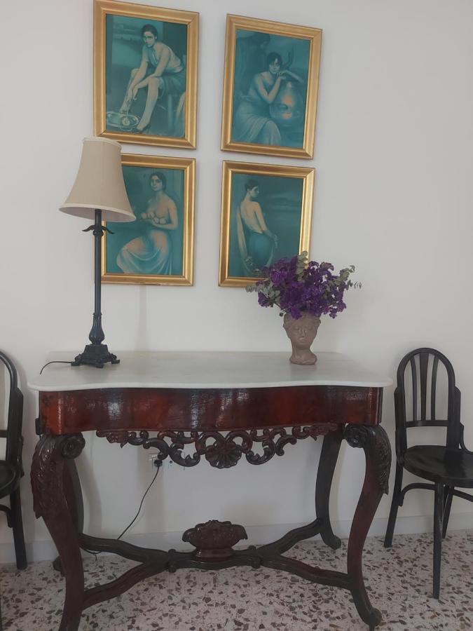 Balcon De Apartment